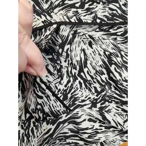 C.J. BANK ZIP UP JACKET BLACK AND WHITE PLUS SIZE 3X - Picture 6 of 7